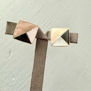 aCleoni 925 Sterling Silver Mother of Pearl Square Post Earrings